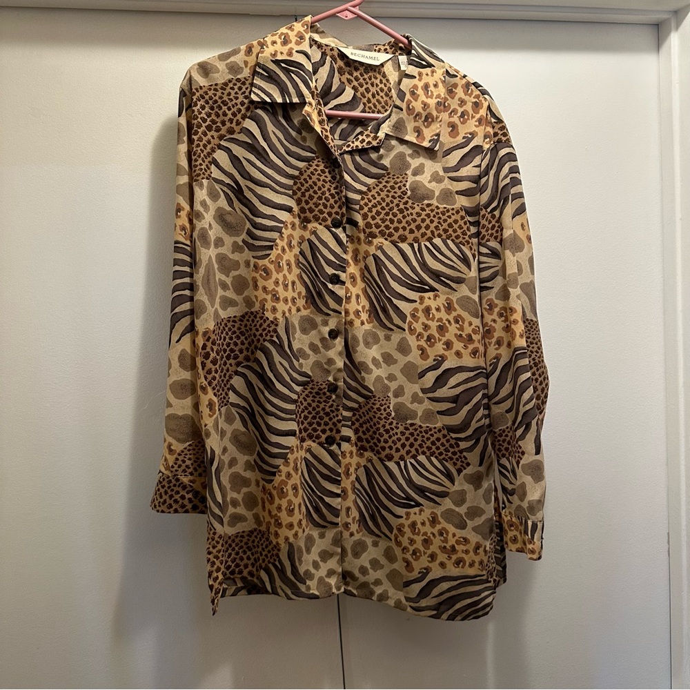 Vintage festival attire for men or woman.